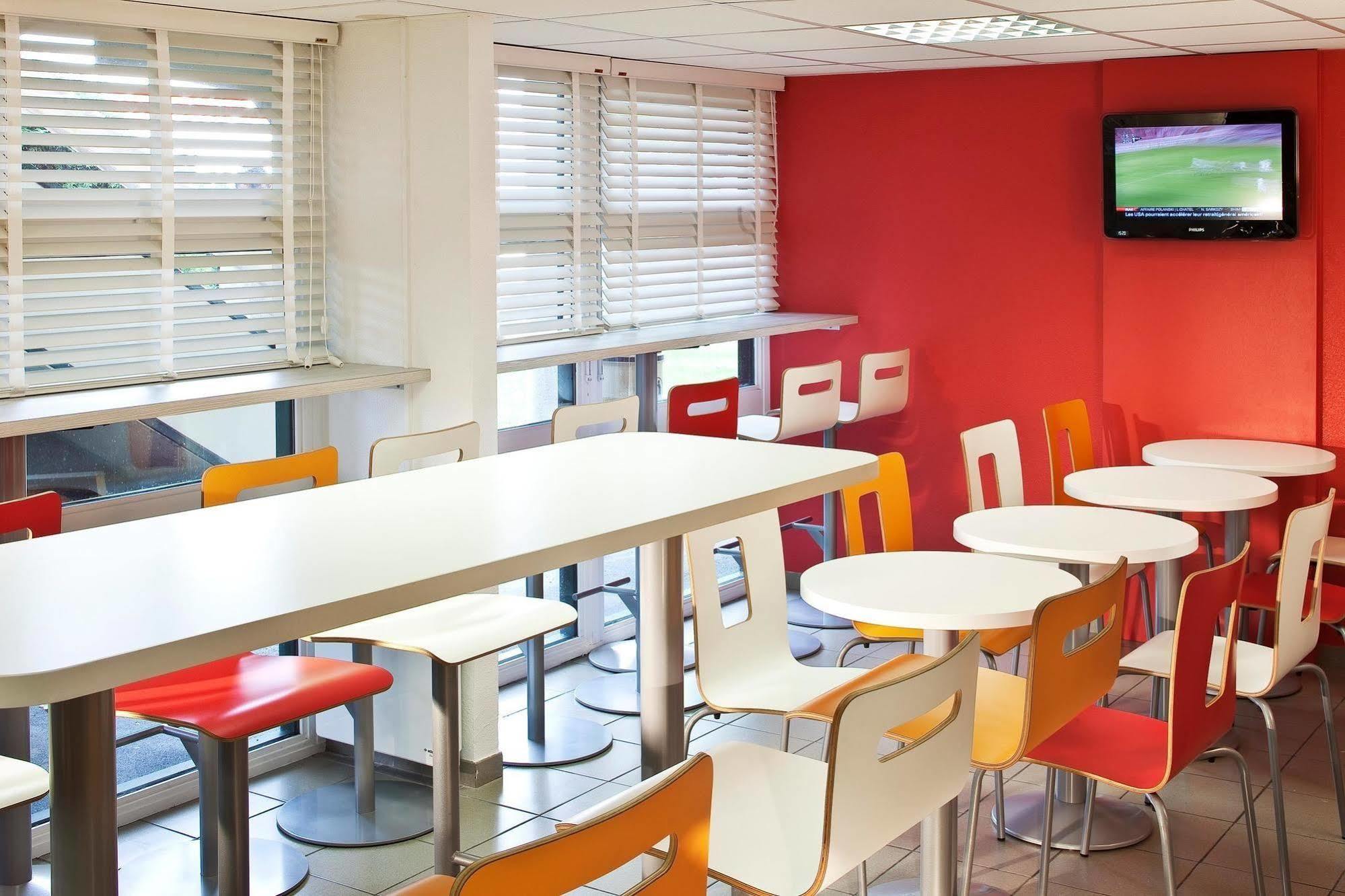 Premiere Classe Versailles - Saint Cyr L'Ecole Exteriör bild