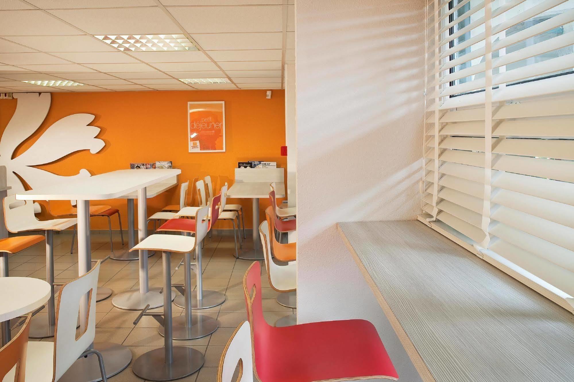 Premiere Classe Versailles - Saint Cyr L'Ecole Exteriör bild